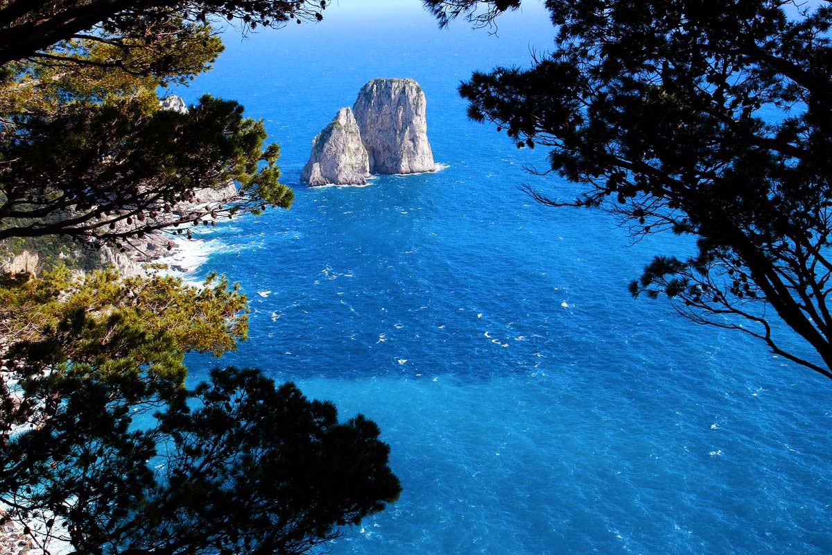 sailing holidays capri amalfi